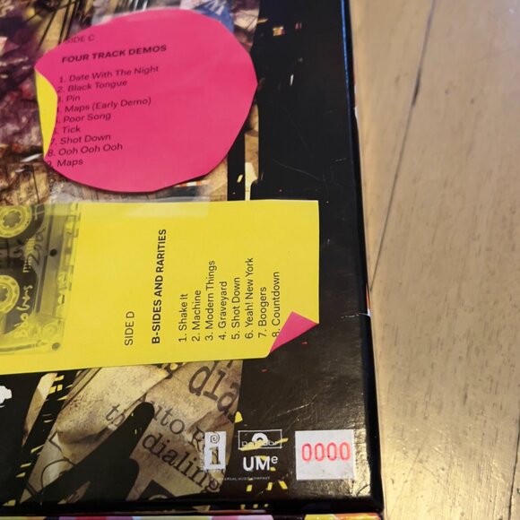 0000/2000 Yeah Yeah Yeahs SIGNED Fever to Tell LTD ED Deluxe BOX + Cassette tape - Picture 13 of 16